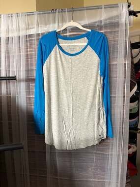 American Eagle Soft & Sexy Jegging T Raglan Baseball Long Sleeve  Gray/Blue XL